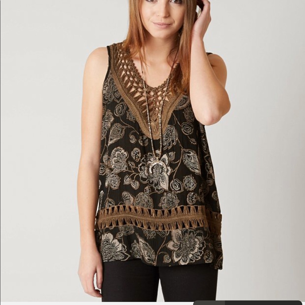 GImmicks top from buckle.